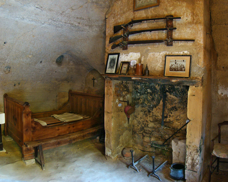 Illustration for article titled Remarkable Cave Houses, Including the Homes that Inspired Tolkien